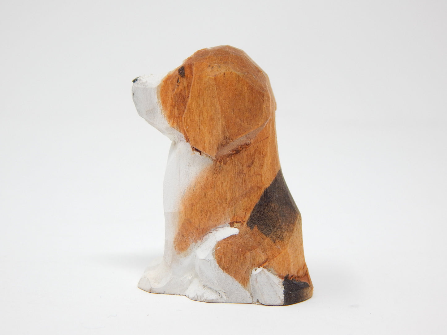 Hand-Carved Beagle Puppy Ornament: Miniature Wooden Dog Collectible Figurine