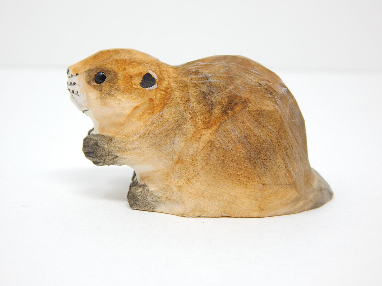 Hand-Carved Wooden Beaver Ornament – Rustic Mini Animal Decor
